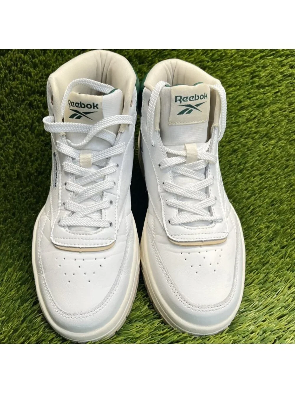 Reebok Tech T Geo Womens Size 8 White Green Athletic Basketball Shoes Sneakers